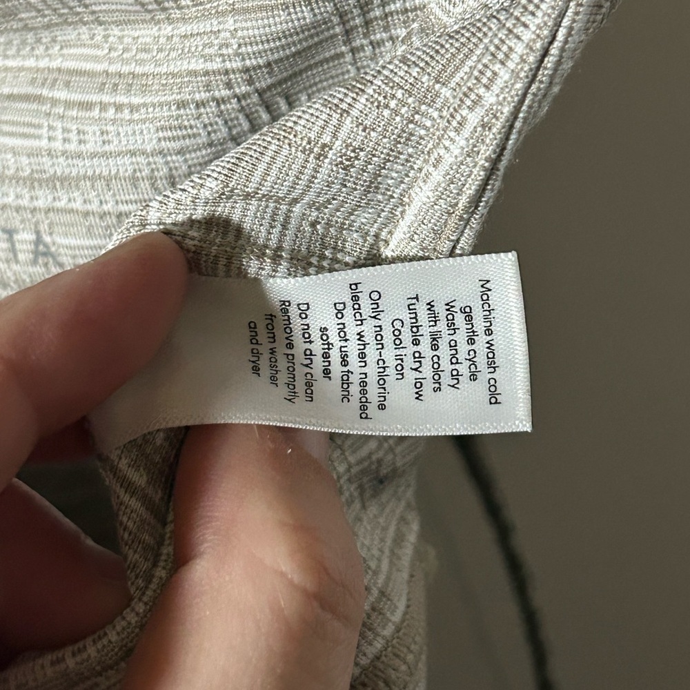 Athleta Cream Textured Women’s Capri Leggings, Size Small, Inner Pocket - Picture 7 of 11